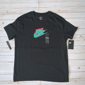 Nike Women’s Shirt